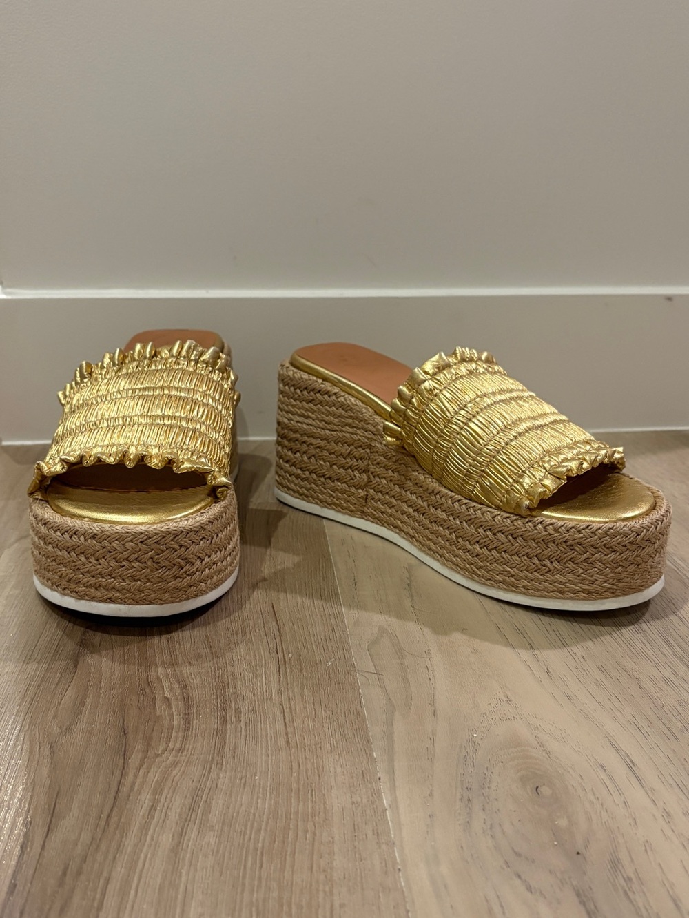 Brand new Ganni gold espadrille platform slide wedge sandal